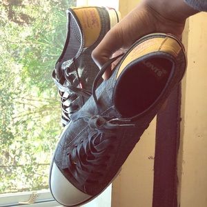 Barely worn(twice actually) 10.5 Levi Shoe